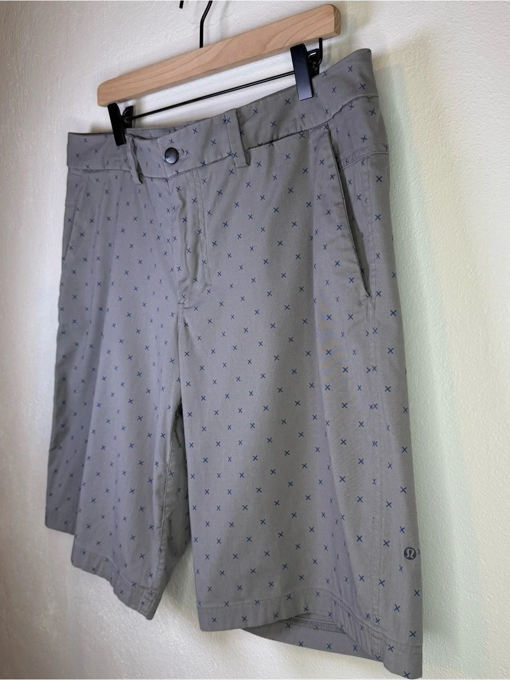 Lululemon Gray & Blue All Over X Print Classic Chino Casual Shorts Men's Size 38